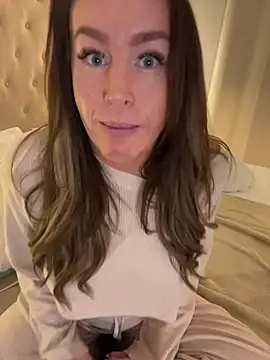 ChristinaSiemone live sex cam