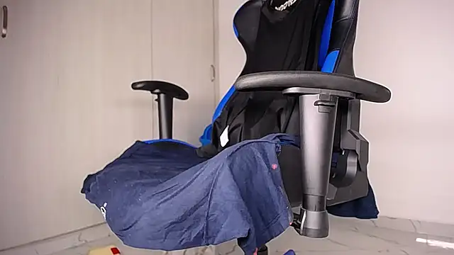 MAXJONES_2 live sex cam