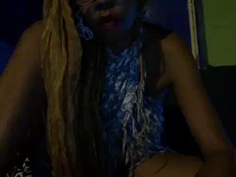 Ladyzee25's cam snapshot