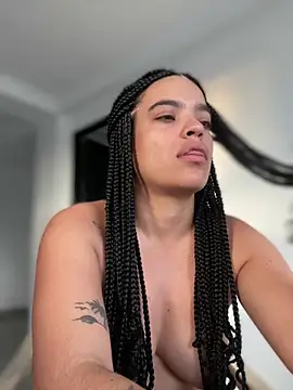 JuanitaMore01 live sex cam