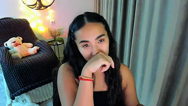 worldofkim's Stripchat show and profile