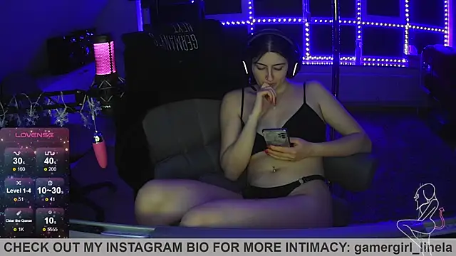 Gamergirl-Linela live sex cam