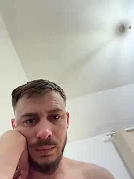 Julian128 live sex cam