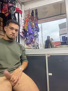 Leonardmoppet live sex cam