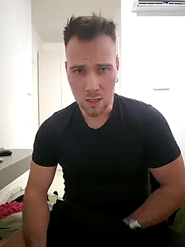 mrlyuis live sex cam