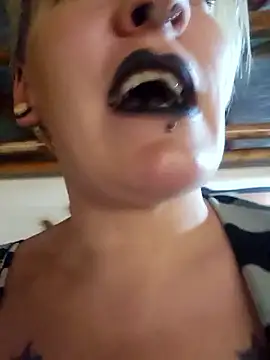 PinkTheHawk live sex cam