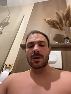 Adventurehotman live sex cam