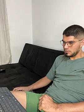 mirallesandbig live sex cam