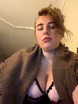 CutieCurvyGirlxo live sex cam