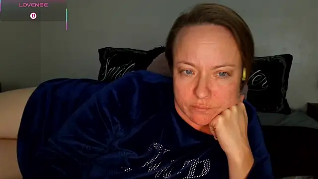 julimonroe live sex cam