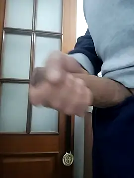 juandi21cm's Stripchat show and profile