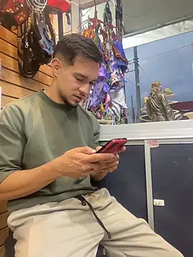 Leonardmoppet live sex cam