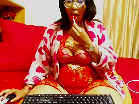 Juicyasss35xx's cam snapshot