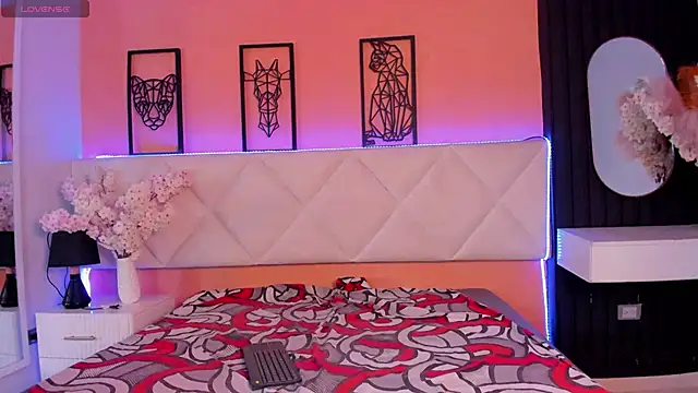 Charlotte_evanns_1's cam snapshot