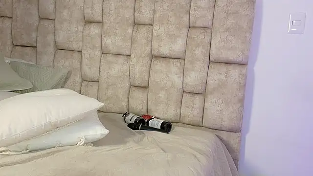 MiaBlumm_'s cam snapshot