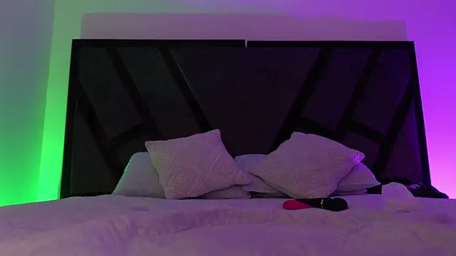 EthaanCox live sex cam