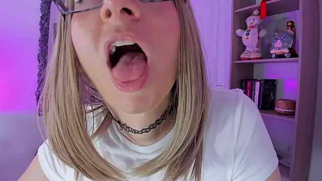 KimberlyJohnsoon live sex cam