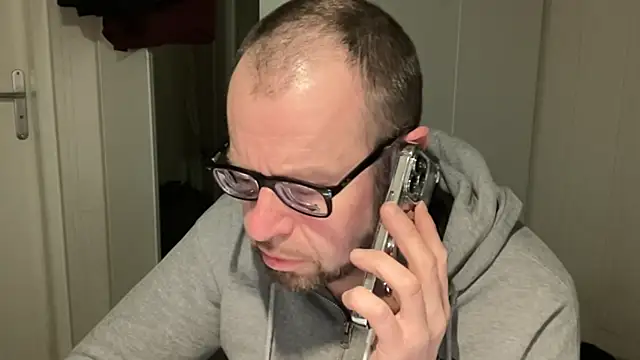 FABIOGLASSES live sex cam