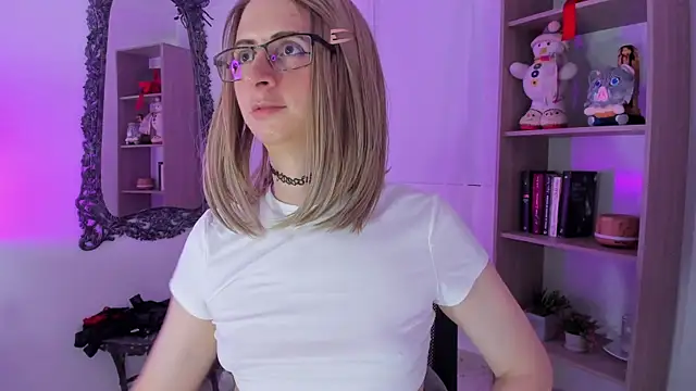 KimberlyJohnsoon live sex cam