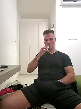 mrlyuis live sex cam