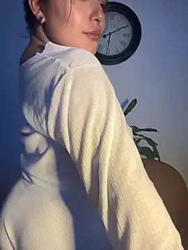 sukhakunis1 live sex cam