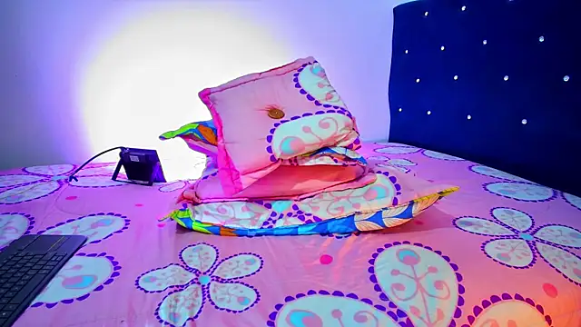 Aliice_Doll live sex cam