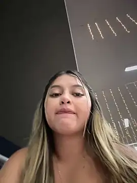 lunablossom_ live sex cam