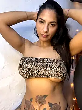 chicachocolate01 live sex cam