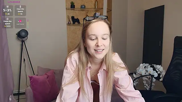 SoonMoor live sex cam