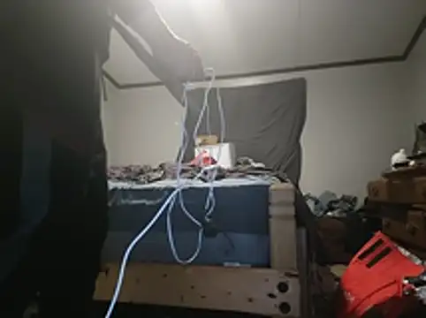 Bi_curious86 live sex cam