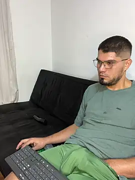 mirallesandbig live sex cam