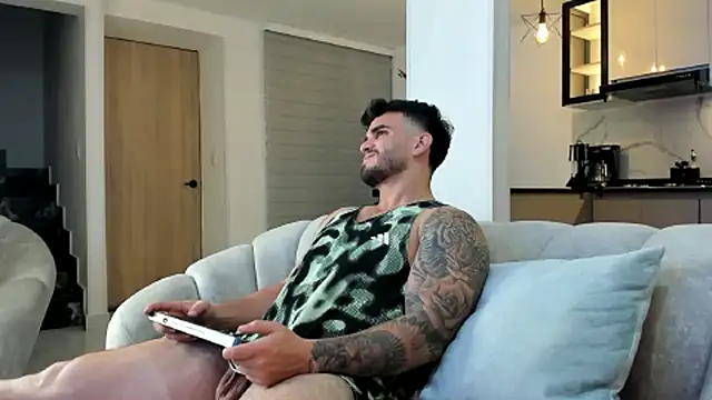 Ricardogo19 live sex cam