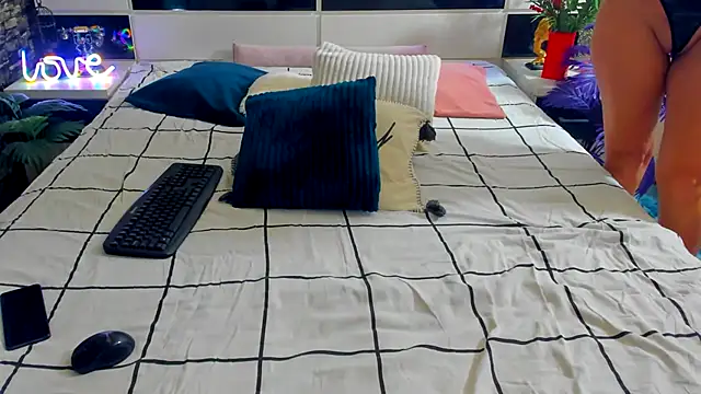 shannon4u live sex cam