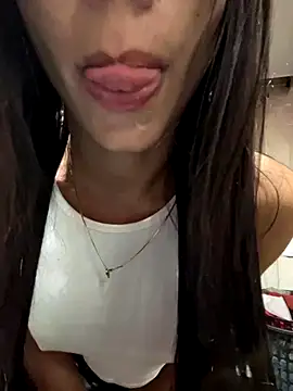 Sofizuly live sex cam