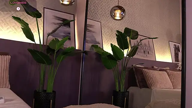 ElleDiane live sex cam