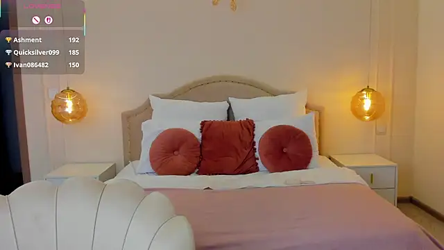 SaintLora live sex cam