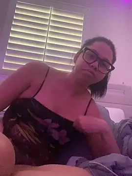 ThatBratCartier's cam snapshot