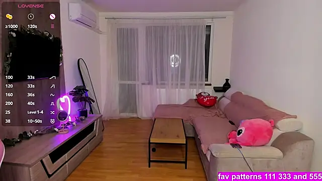 GabrielaLove_'s cam snapshot