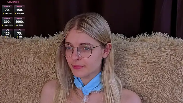 MonicaShiny live sex cam