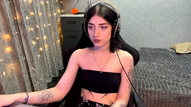 Meowluly's cam snapshot