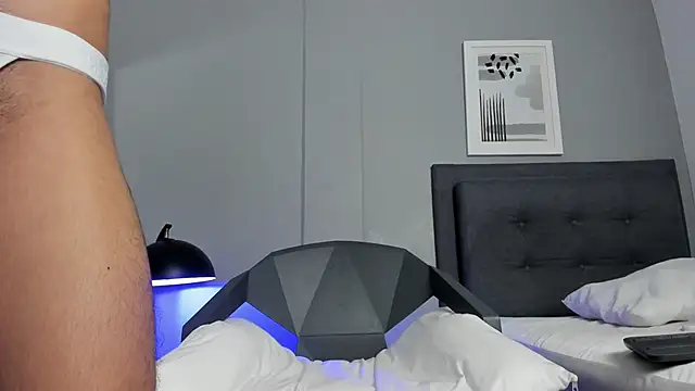 Tylerffoxx live sex cam