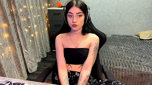 Meowluly's cam snapshot