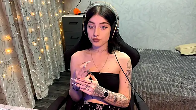 Meowluly's cam snapshot