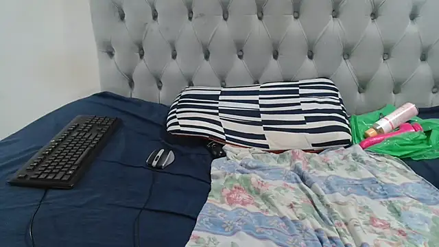 SexyBeverly_'s cam snapshot