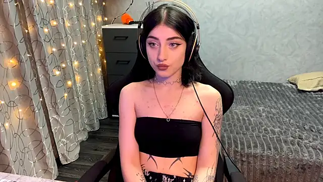 Meowluly's cam snapshot