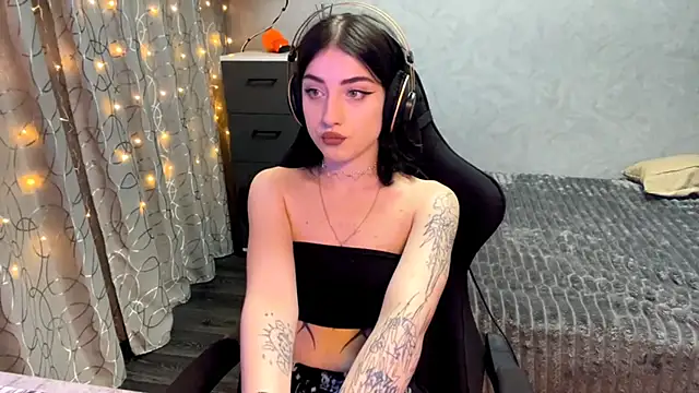 Meowluly's cam snapshot