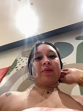 Pretty_Isadora's cam snapshot