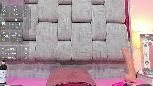 Wonderkloe_'s cam snapshot