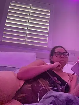 ThatBratCartier's cam snapshot