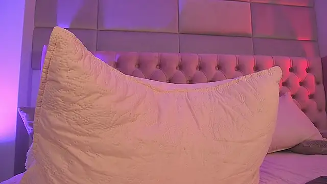 KatiaFinesse live sex cam